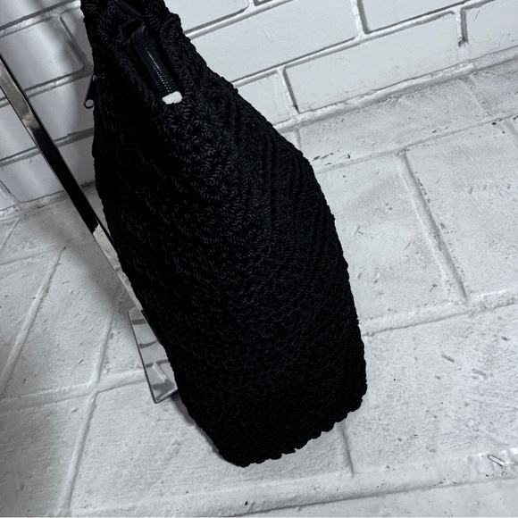 Crocheted/knit black purse in like new condition - Picture 5 of 11